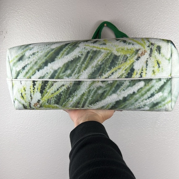 Punctuate Felted Tote Bag PINE CONES New Without Tags. 20.5”W X 13.5”H X 6”D - Picture 4 of 8